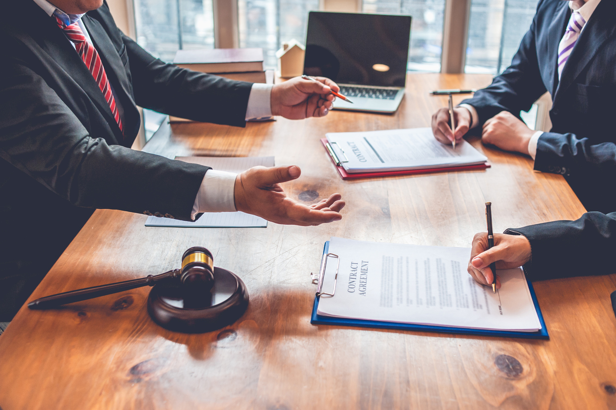 What Is the Difference Between a Criminal Defense Attorney and a Criminal Law Attorney?